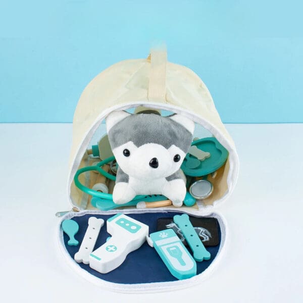 Wholesale Wooden Pet Doctor Role Playing Toys Educational Medical Box Set for Kids Early Learning Simulation Toy for Kids