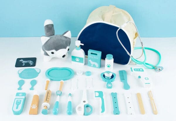 Wholesale Wooden Pet Doctor Role Playing Toys Educational Medical Box Set for Kids Early Learning Simulation Toy for Kids