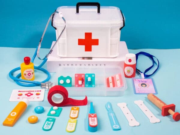 Wholesale Wooden Pretend Play Toys Simulation Doctor Medical Kit for Kids Role Playing Set Wooden Equipment for Boys and Girls