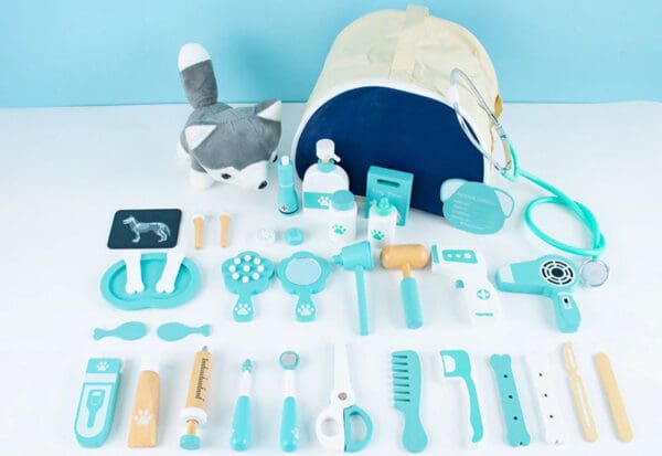 Wholesale Wooden Pet Doctor Role Playing Toys Educational Medical Box Set for Kids Early Learning Simulation Toy for Kids